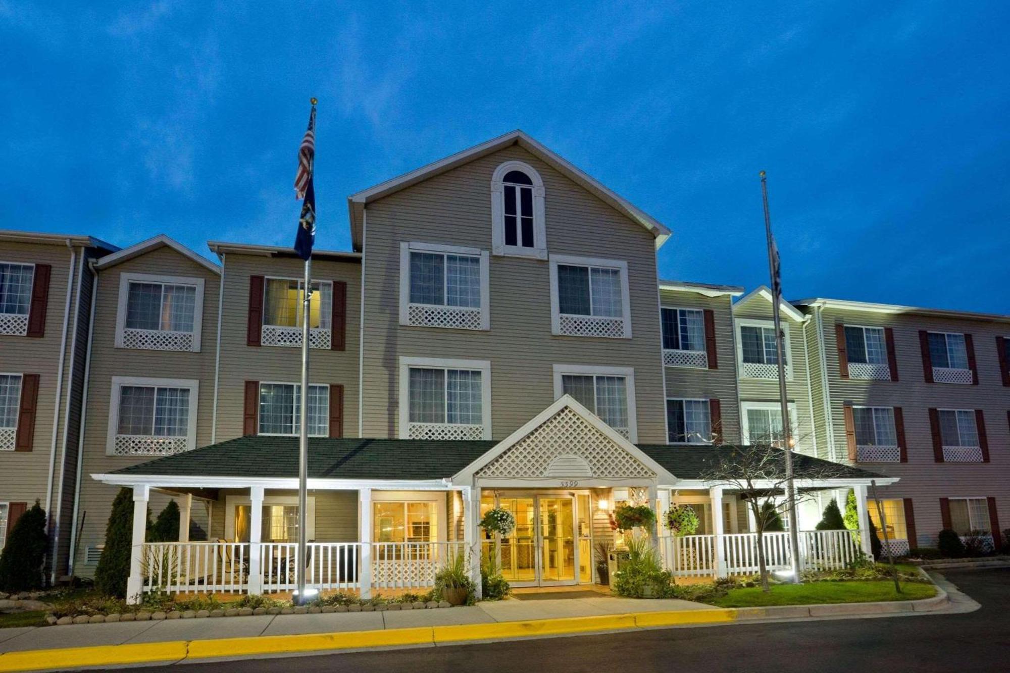 Country Inn & Suites By Radisson, Grand Rapids Airport, Mi Exterior photo